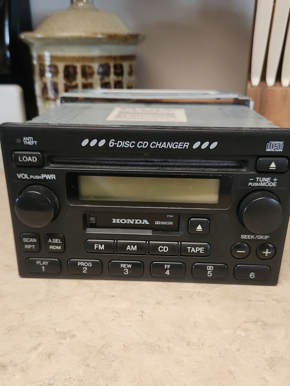 HONDA Black 6-Disc CD/AM-FM Cassette Car Stereo Changer
